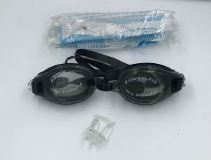 Очки для плавания с чехлом черные