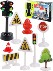 Светофор в наборе с дорожными знаками, размер светофора 4,5х4,5х11,8 см (3*AG3 в к-те)(Арт. 2340533)